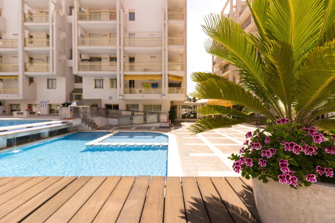 Novelty Con Vistas Al Mar Apartment Салоу Екстериор снимка