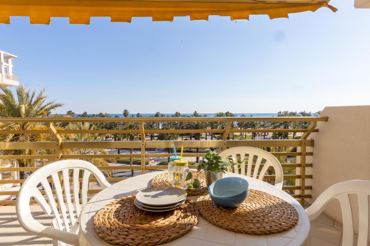 Novelty Con Vistas Al Mar Apartment Салоу Екстериор снимка
