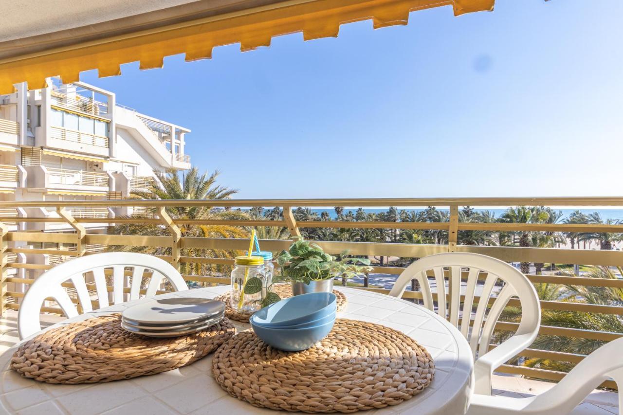 Novelty Con Vistas Al Mar Apartment Салоу Екстериор снимка