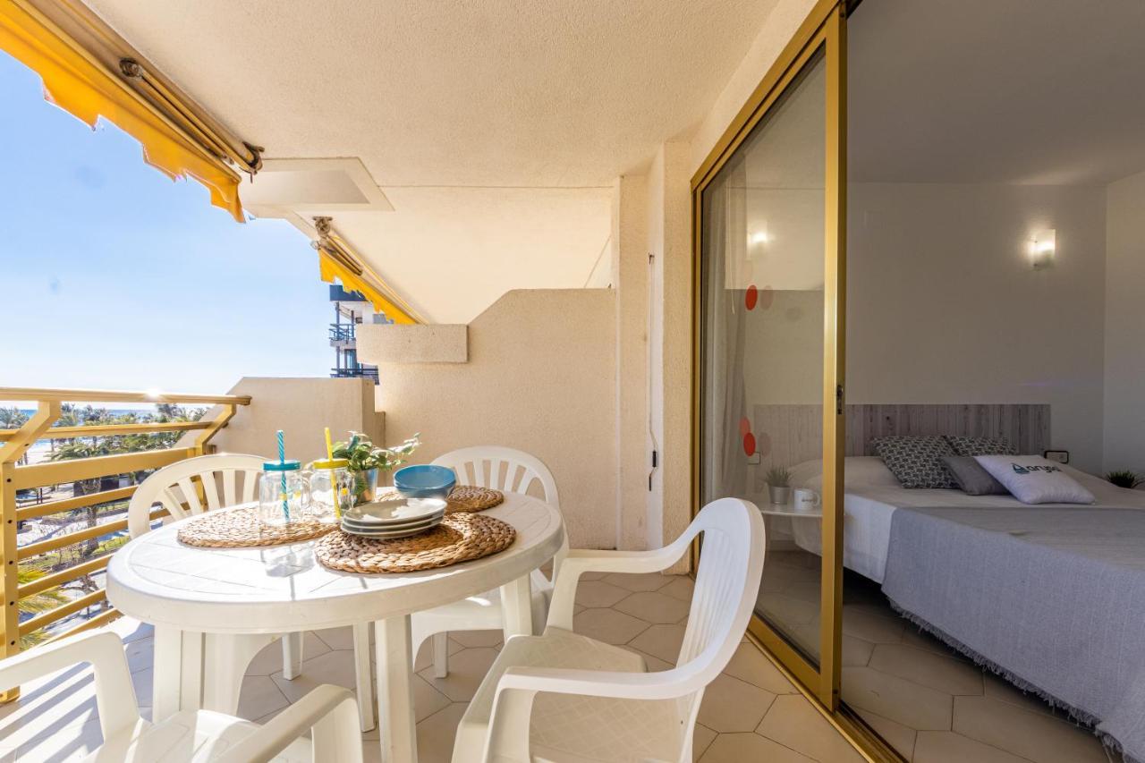 Novelty Con Vistas Al Mar Apartment Салоу Екстериор снимка