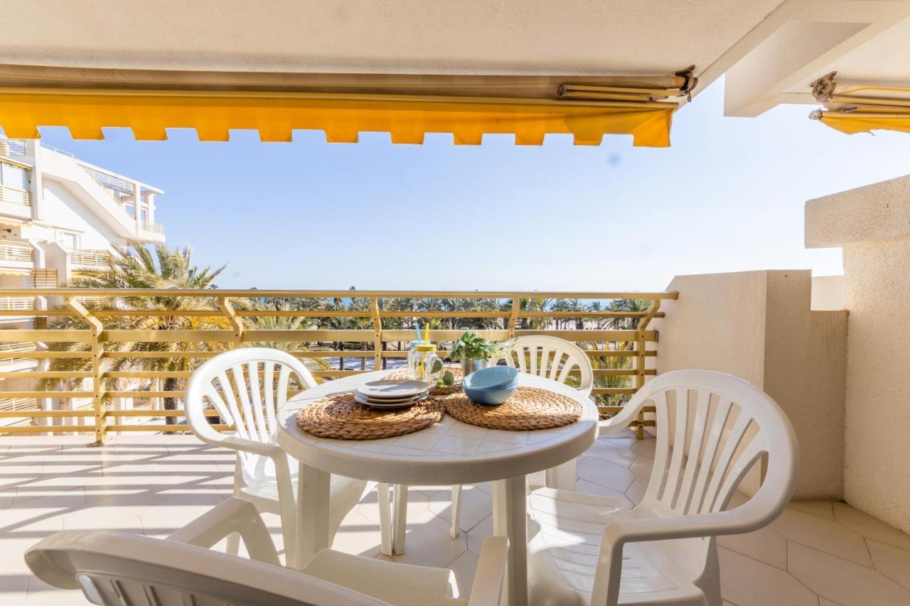 Novelty Con Vistas Al Mar Apartment Салоу Екстериор снимка