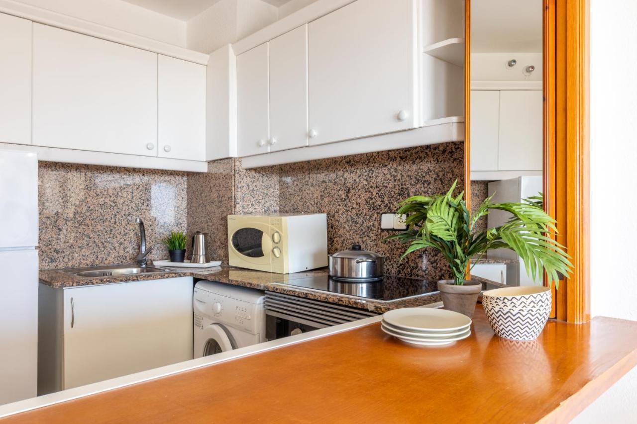 Novelty Con Vistas Al Mar Apartment Салоу Екстериор снимка