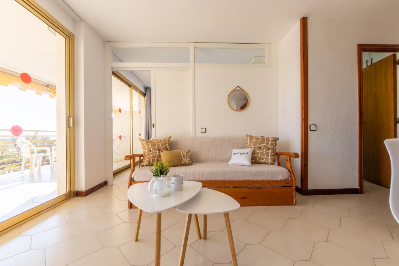 Novelty Con Vistas Al Mar Apartment Салоу Екстериор снимка