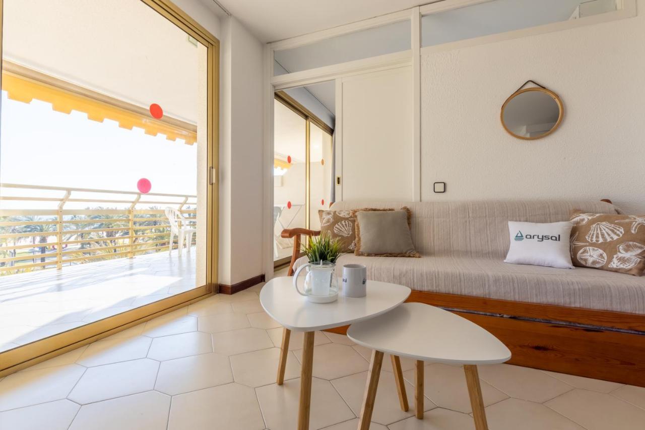 Novelty Con Vistas Al Mar Apartment Салоу Екстериор снимка