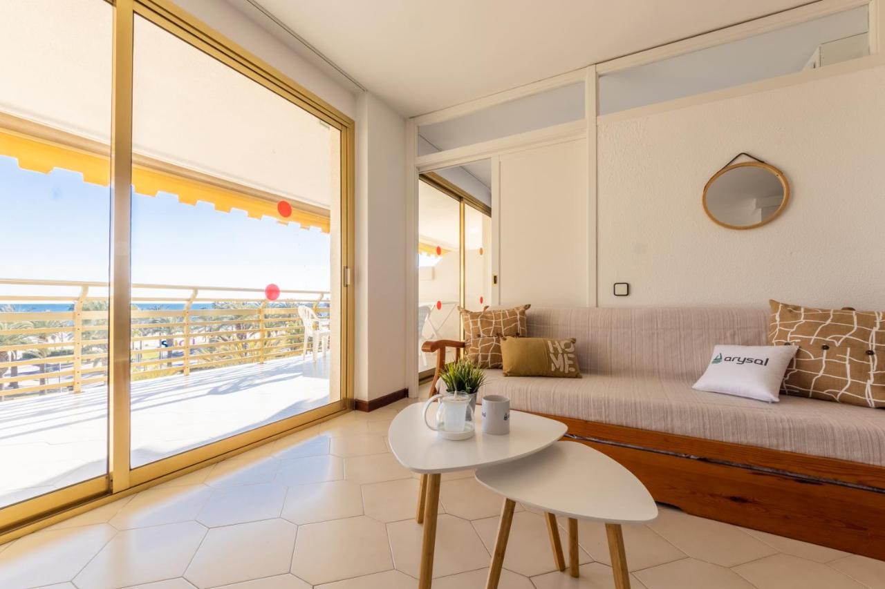 Novelty Con Vistas Al Mar Apartment Салоу Екстериор снимка