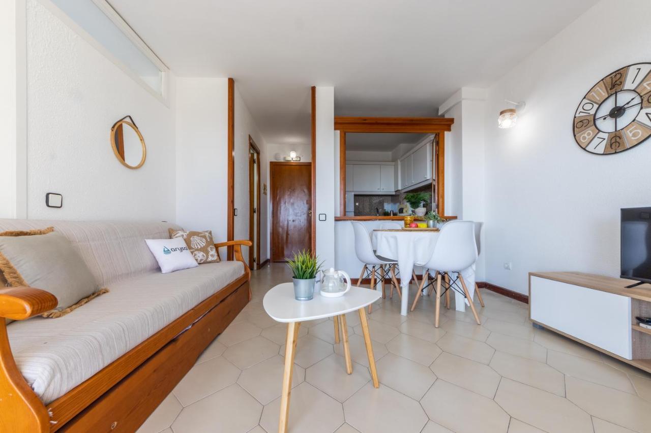 Novelty Con Vistas Al Mar Apartment Салоу Екстериор снимка
