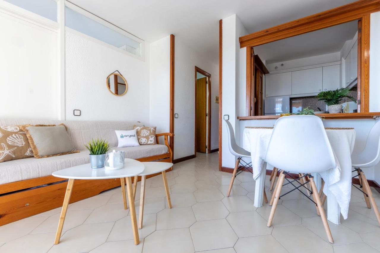 Novelty Con Vistas Al Mar Apartment Салоу Екстериор снимка