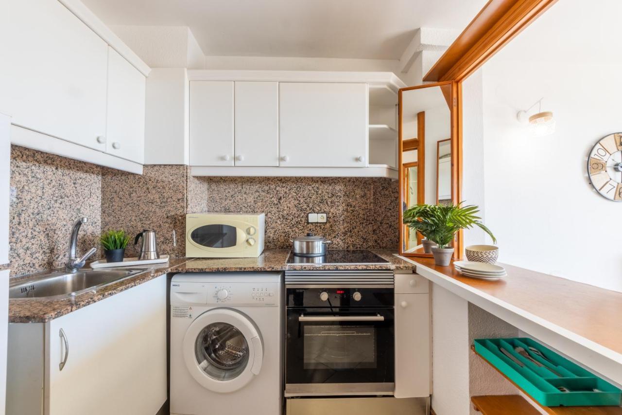 Novelty Con Vistas Al Mar Apartment Салоу Екстериор снимка