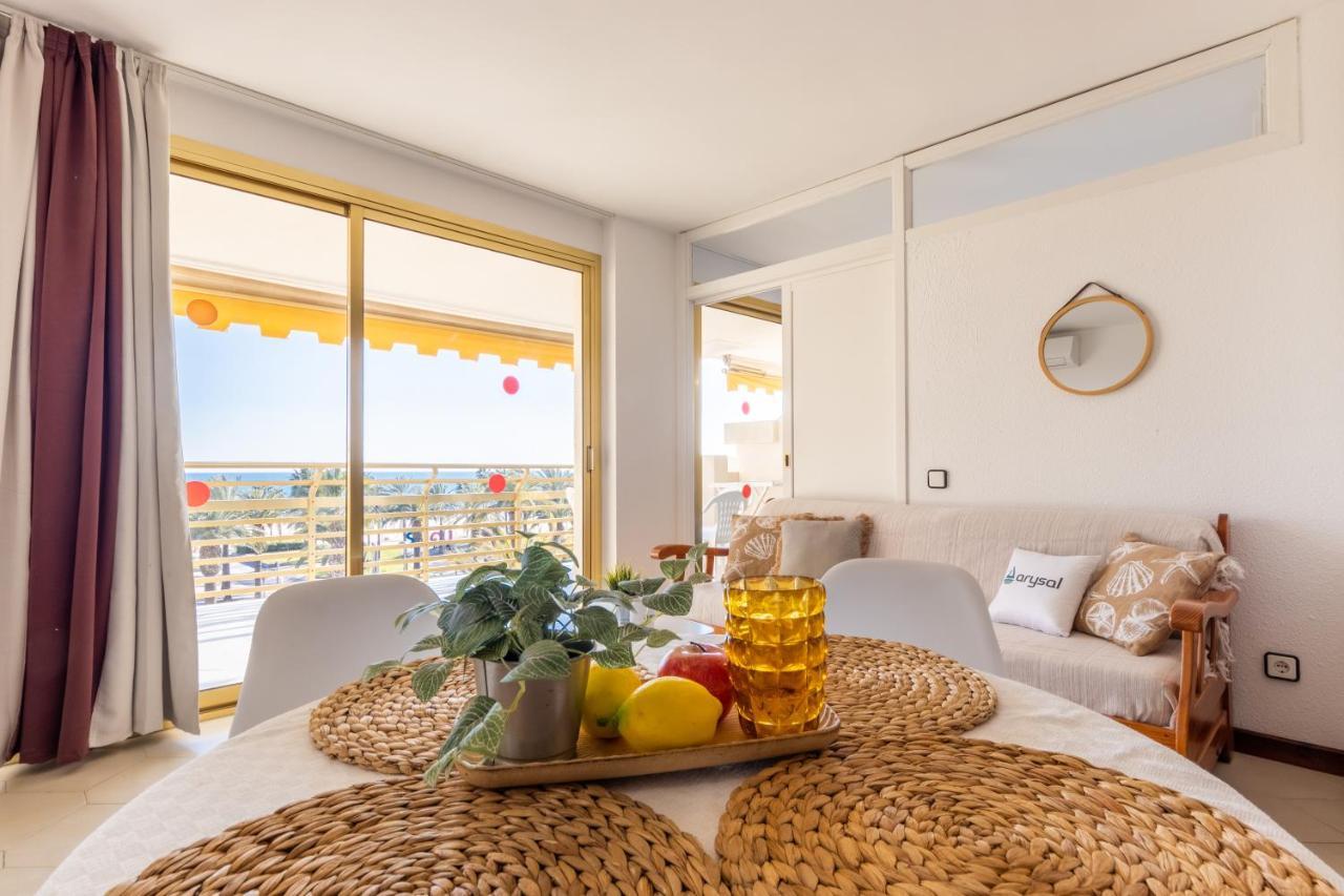 Novelty Con Vistas Al Mar Apartment Салоу Екстериор снимка